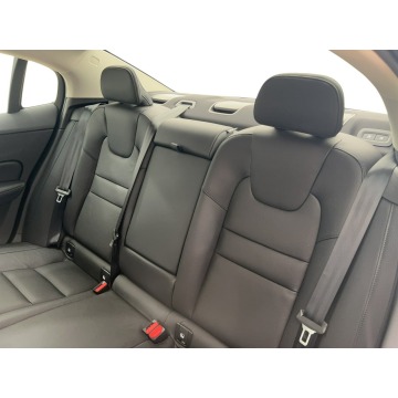 Volvo S60  Sedan/Limuzyna 2023,  2.0 benzyna, automat - Na sprzedaż za 127 200 zł - Warszawa - zdjęcie 12