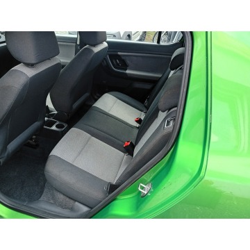 Skoda Fabia  Hatchback 2012,  1198.0 benzyna - Na sprzedaż za 11 900 zł - Janów Lubelski - zdjęcie 8