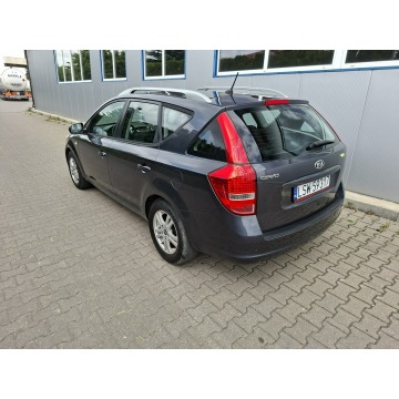 Kia Ceed 2011,  1.4 benzyna - Na sprzedaż za 13 990 zł - Jacków - zdjęcie 2
