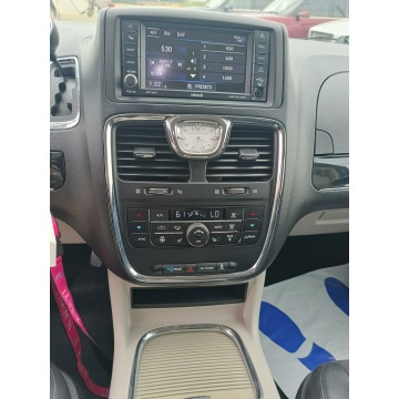 Chrysler Town & Country 2016,  3.6 benzyna, automat - Na sprzedaż za 55 000 zł - Gizałki - zdjęcie 10