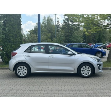 Kia Rio  Hatchback 2021,  1.2 benzyna - Na sprzedaż za 37 900 zł - Warszawa - zdjęcie 4