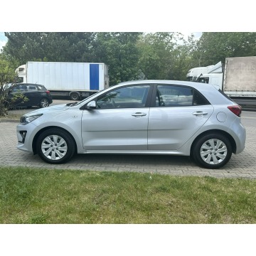 Kia Rio  Hatchback 2021,  1.2 benzyna - Na sprzedaż za 37 900 zł - Warszawa - zdjęcie 8