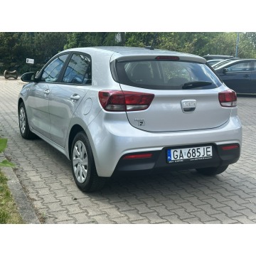 Kia Rio  Hatchback 2021,  1.2 benzyna - Na sprzedaż za 37 900 zł - Warszawa - zdjęcie 7