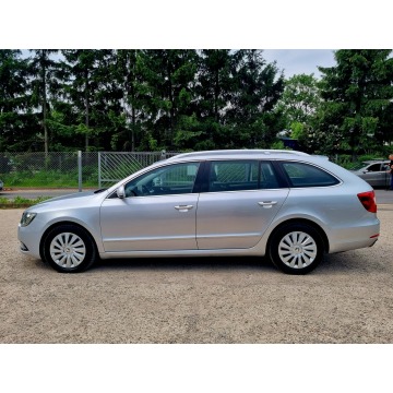 Skoda Superb  Kombi 2013,  2.0 diesel - Na sprzedaż za 29 900 zł - Szczecin - zdjęcie 8