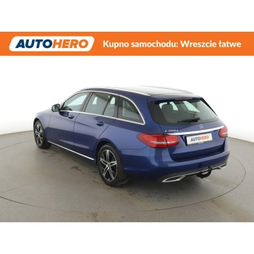 Mercedes - Benz C-klasa  Kombi 2019,  1.6 diesel, automat - Na sprzedaż za 68 500 zł - Warszawa - zdjęcie 4