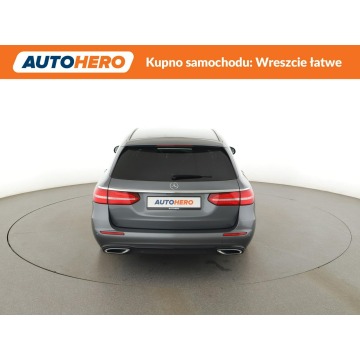 Mercedes - Benz E-klasa  Kombi 2019,  1.6 diesel, automat - Na sprzedaż za 91 800 zł - Warszawa - zdjęcie 6