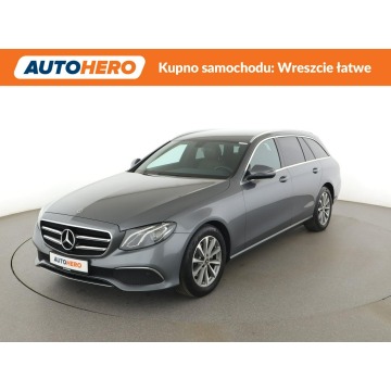 Mercedes - Benz E-klasa  Kombi 2019,  1.6 diesel, automat - Na sprzedaż za 91 800 zł - Warszawa - zdjęcie 1