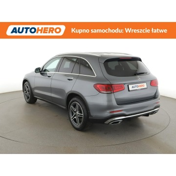 Mercedes - Benz GLC-klasa  SUV 2019,  2.0 benzyna, automat - Na sprzedaż za 119 600 zł - Warszawa - zdjęcie 4
