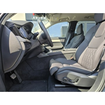 Volvo   SUV 2025,  2.0 benzyna, automat - Na sprzedaż za 263 500 zł - Tychy - zdjęcie 7