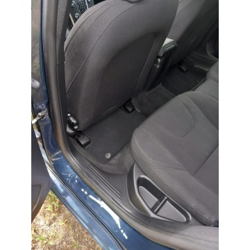 Volvo V40 2014,  1.6 benzyna - Na sprzedaż za 34 700 zł - Lublin - zdjęcie 9