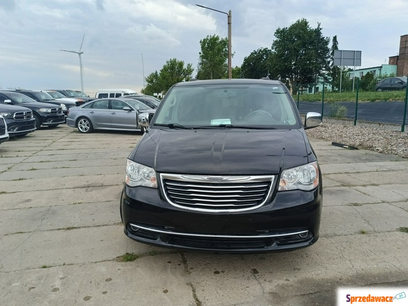 Chrysler Town & Country 2016,  3.6 benzyna, automat - Na sprzedaż za 55 000 zł - Gizałki