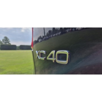 Volvo   SUV 2022,  1.5 benzyna, automat - Na sprzedaż za 87 800 zł - Paproć - zdjęcie 10