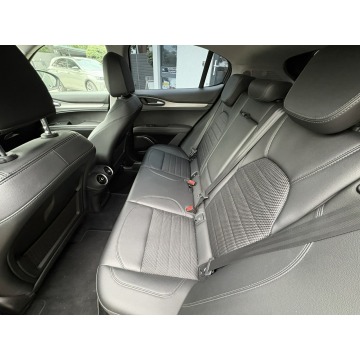 Alfa Romeo Stelvio  SUV 2019,  2.1 diesel, automat - Na sprzedaż za 68 900 zł - Pyzdry - zdjęcie 8
