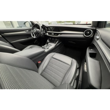 Alfa Romeo Stelvio  SUV 2019,  2.1 diesel, automat - Na sprzedaż za 68 900 zł - Pyzdry - zdjęcie 11