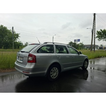 Skoda Octavia  Kombi 2012,  1.4 benzyna - Na sprzedaż za 13 900 zł - Łódź - zdjęcie 2