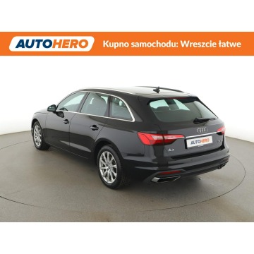 Audi A4  Kombi 2020,  2.0 diesel, automat - Na sprzedaż za 75 300 zł - Warszawa - zdjęcie 4