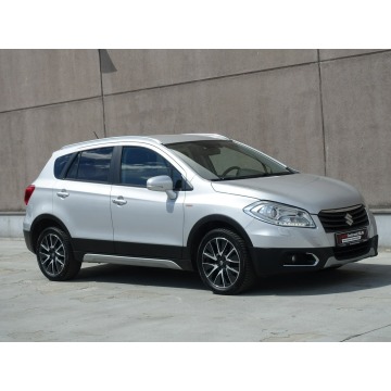 Suzuki SX4 S-Cross  SUV 2015,  1.6 benzyna - Na sprzedaż za 44 500 zł - Lublin - zdjęcie 2