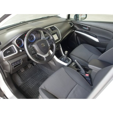 Suzuki SX4 S-Cross  SUV 2015,  1.6 benzyna - Na sprzedaż za 44 500 zł - Lublin - zdjęcie 12