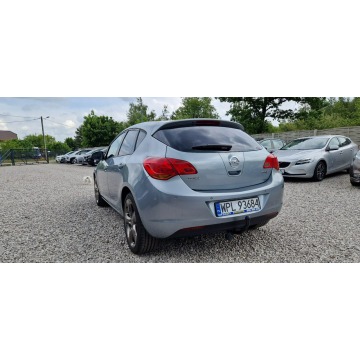 Opel Astra  Hatchback 2010,  1.7 diesel - Na sprzedaż za 15 900 zł - Płock - zdjęcie 8