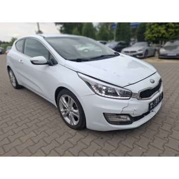 Kia Ceed  Hatchback 2013,  1.6 - Na sprzedaż za 19 800 zł - Malutkie - zdjęcie 3
