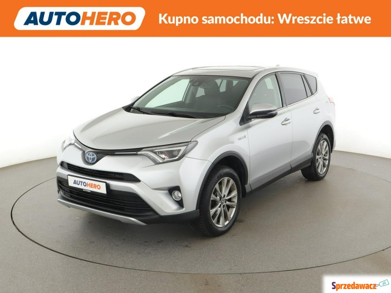 Toyota   SUV 2016,  2.5 hybryda, automat - Na sprzedaż za 73 100 zł - Warszawa
