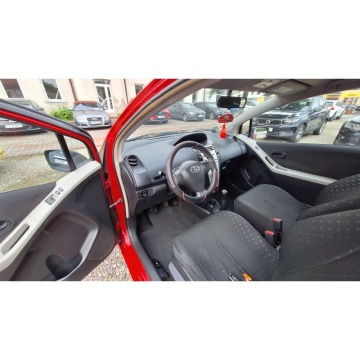 Toyota Yaris  Hatchback 2008,  1.0 benzyna - Na sprzedaż za 13 900 zł - Częstochowa - zdjęcie 8
