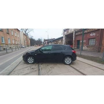 Opel Astra  Hatchback 2014,  1.4 benzyna+LPG - Na sprzedaż za 14 900 zł - Sosnowiec - zdjęcie 3