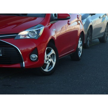 Toyota Yaris  Hatchback 2016,  1.5 hybryda, automat - Na sprzedaż za 44 990 zł - Mysłowice - zdjęcie 5