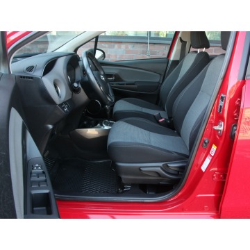 Toyota Yaris  Hatchback 2016,  1.5 hybryda, automat - Na sprzedaż za 44 990 zł - Mysłowice - zdjęcie 9
