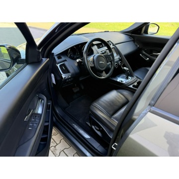 Jaguar E-PACE  SUV 2019,  2.0 benzyna, automat - Na sprzedaż za 69 500 zł - Tarnowskie Góry - zdjęcie 5