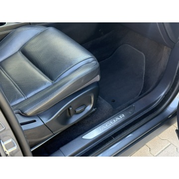 Jaguar E-PACE  SUV 2019,  2.0 benzyna, automat - Na sprzedaż za 69 500 zł - Tarnowskie Góry - zdjęcie 9