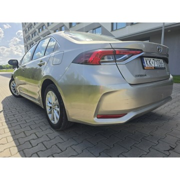 Toyota Corolla  Sedan/Limuzyna 2022,  1.8 hybryda, automat - Na sprzedaż za 67 999 zł - Balice - zdjęcie 7