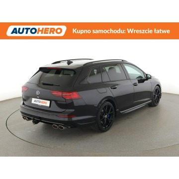 Volkswagen Golf  Kombi 2023,  2.0 benzyna, automat - Na sprzedaż za 128 000 zł - Warszawa - zdjęcie 7