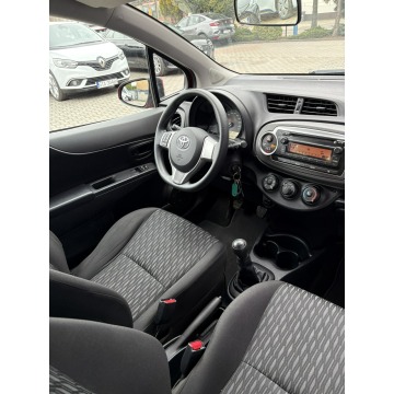 Toyota Yaris  Hatchback 2012,  1.0 benzyna - Na sprzedaż za 22 900 zł - Tarnowskie Góry - zdjęcie 9