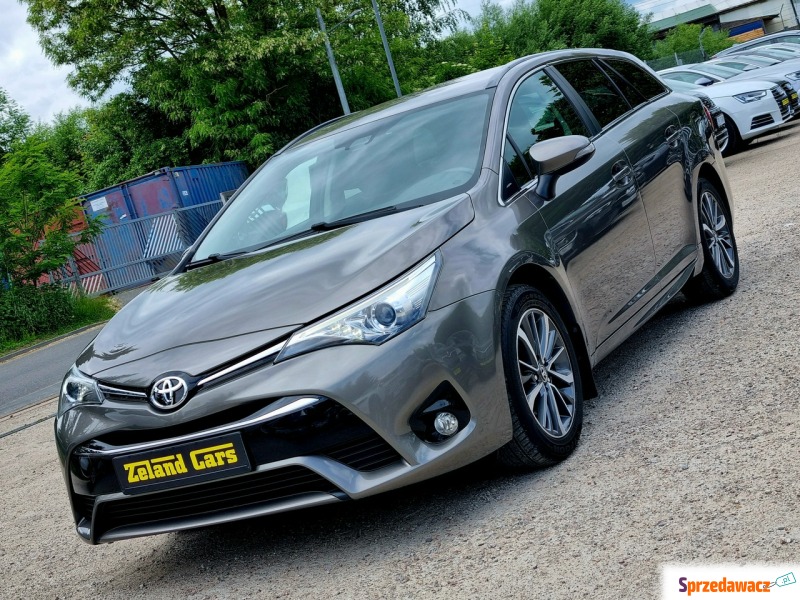 Toyota Avensis 2016,  1.8 benzyna, automat - Na sprzedaż za 52 900 zł - Szczecin