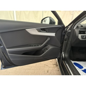 Audi A4  Kombi 2022,  2.0 benzyna, automat - Na sprzedaż za 99 900 zł - Warszawa - zdjęcie 10