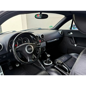 Audi TT  Coupe/Sportowy 2000,  1.8 benzyna - Na sprzedaż za 19 800 zł - Radom - zdjęcie 2