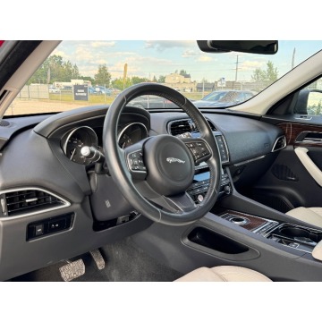 Jaguar F-PACE  SUV 2017,  3.0 benzyna, automat - Na sprzedaż za 92 500 zł - Michałowice-Wieś - zdjęcie 10