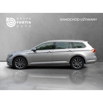 Volkswagen Passat  Kombi 2022,  2.0 diesel, automat - Na sprzedaż za 89 900 zł - Toruń - zdjęcie 2