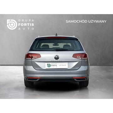 Volkswagen Passat  Kombi 2022,  2.0 diesel, automat - Na sprzedaż za 89 900 zł - Toruń - zdjęcie 4