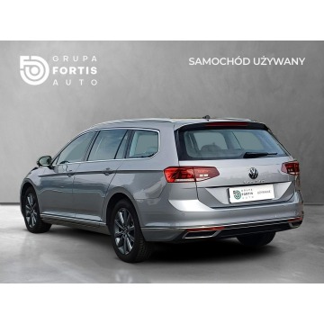 Volkswagen Passat  Kombi 2022,  2.0 diesel, automat - Na sprzedaż za 89 900 zł - Toruń - zdjęcie 3