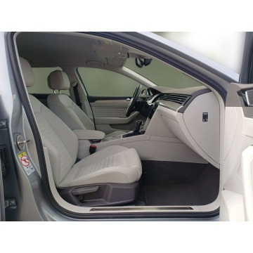 Volkswagen Passat  Kombi 2022,  2.0 diesel, automat - Na sprzedaż za 89 900 zł - Toruń - zdjęcie 12