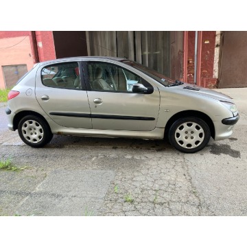 Peugeot 206  Hatchback 2004,  1.4 benzyna - Na sprzedaż za 1 700,00 zł - Wałbrzych - zdjęcie 2