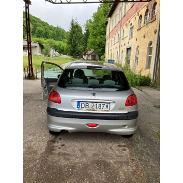 Peugeot 206  Hatchback 2004,  1.4 benzyna - Na sprzedaż za 1 700,00 zł - Wałbrzych - zdjęcie 3
