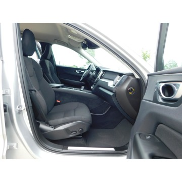 Volvo   SUV 2021,  2.0 benzyna, automat - Na sprzedaż za 99 990 zł - Żyrardów - zdjęcie 9