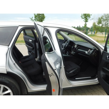 Volvo   SUV 2021,  2.0 benzyna, automat - Na sprzedaż za 99 990 zł - Żyrardów - zdjęcie 10