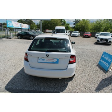 Skoda Fabia  Kombi 2016,  1.4 diesel - Na sprzedaż za 18 900 zł - Warszawa - zdjęcie 7