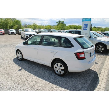 Skoda Fabia  Kombi 2016,  1.4 diesel - Na sprzedaż za 18 900 zł - Warszawa - zdjęcie 9
