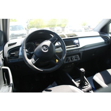 Skoda Fabia  Kombi 2016,  1.4 diesel - Na sprzedaż za 18 900 zł - Warszawa - zdjęcie 12