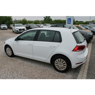 Volkswagen Golf  Hatchback 2019,  1.6 diesel - Na sprzedaż za 41 900 zł - Warszawa - zdjęcie 9